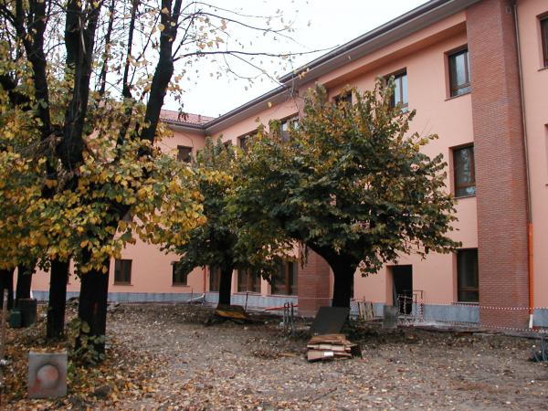 R.S.A. "San Luigi" - Cesano Boscone (MI), Piazza Monsignor Luigi Moneta n. 1