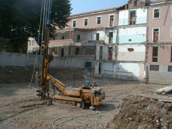 R.S.A. "San Luigi" - Cesano Boscone (MI), Piazza Monsignor Luigi Moneta n. 1